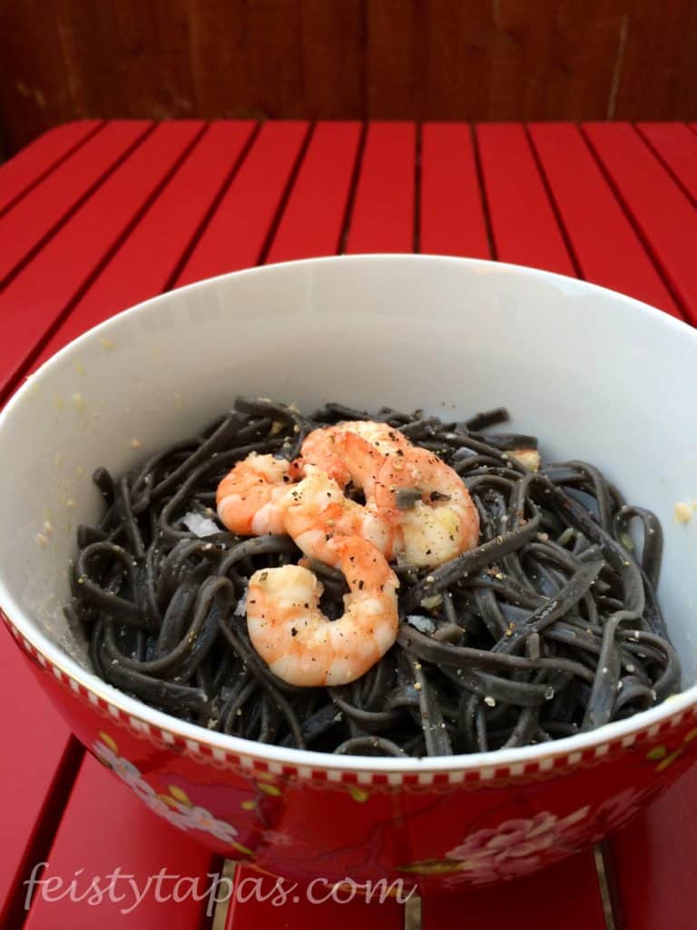 Squid Ink Pasta with Prawns (no kitchen gadgets involved!)
