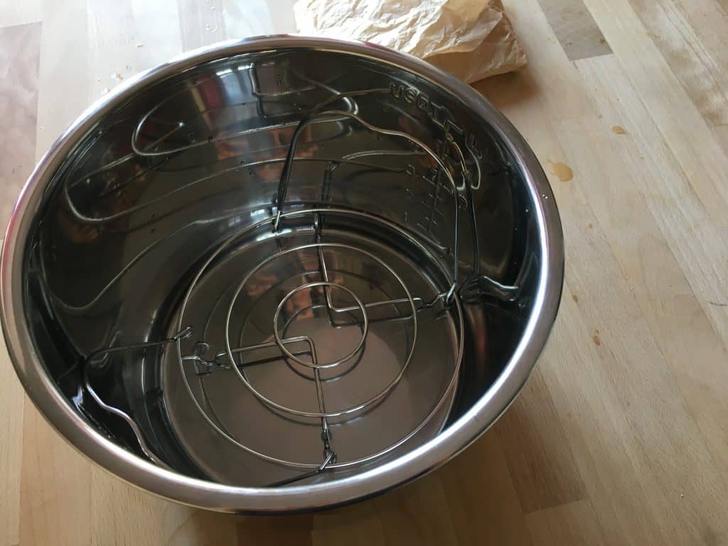 How to cook fish in the Instant Pot - Salmon, white fish, any fish. Super easy Instant Pot method to cook fish in no time, keeping all the flavours in