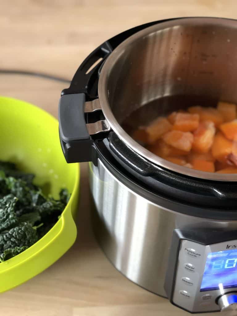The new Instant Pot Duo Evo Plus - It has handles so the inner pot doesn't spin - Instant Pot Cavolo nero and Butternut Squash Soup