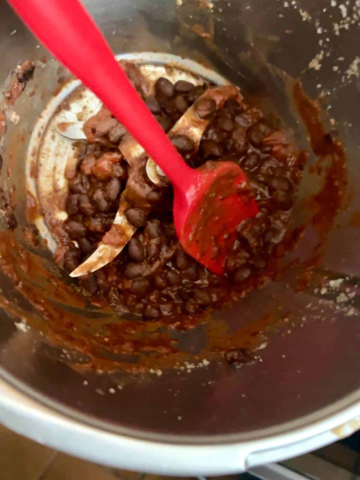 Photo of the Quick thermomix chilli for nachos seen from above inside the thermomix bowl